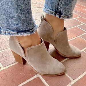 Jeffrey Campbell Rosalee Booties Block Heel Ankle Boots Gray Taupe Suede Size 7